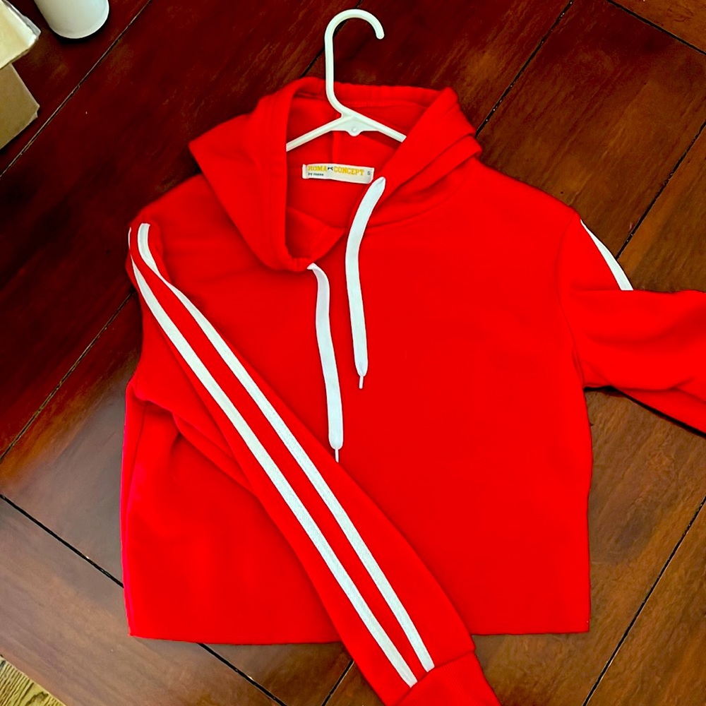 Cute cropped striped hoodie